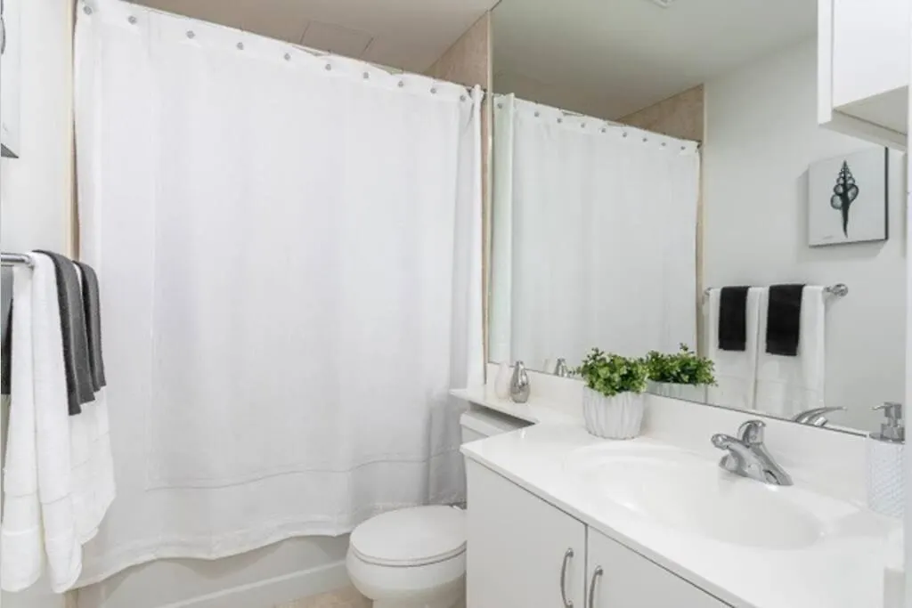 Luxury Suite With Private Patio In Downtown טורונטו דירה