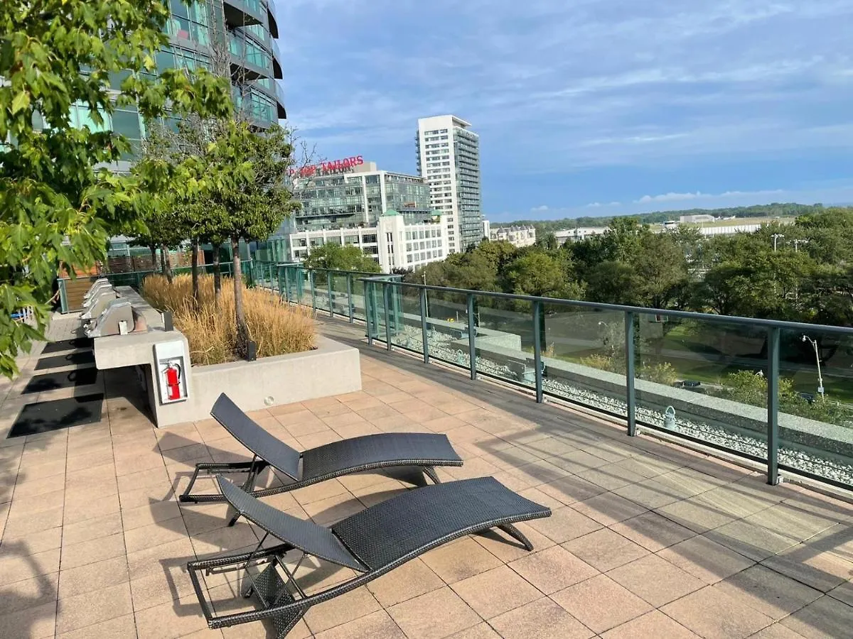 Luxury Suite With Private Patio In Downtown טורונטו 0*,  קנדה