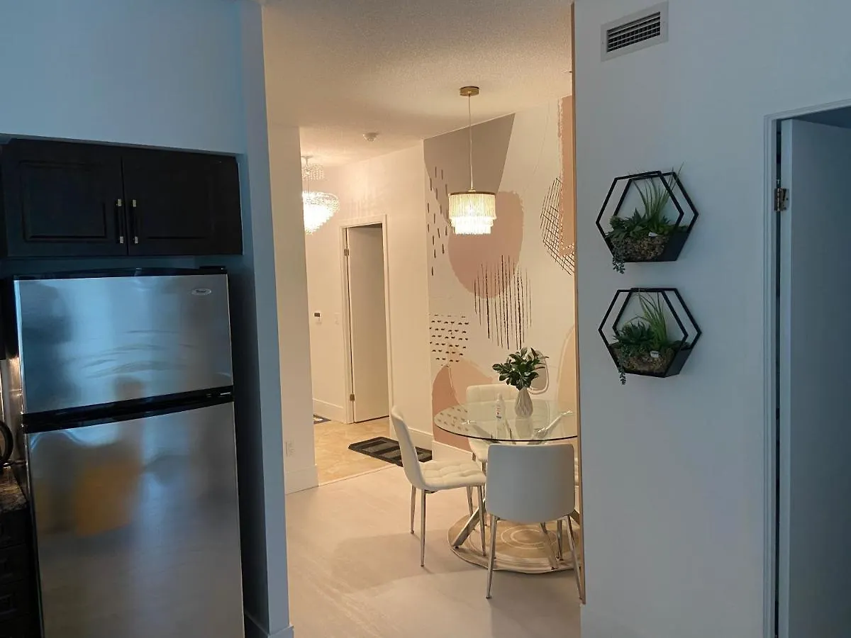 דירה Luxury Suite With Private Patio In Downtown טורונטו