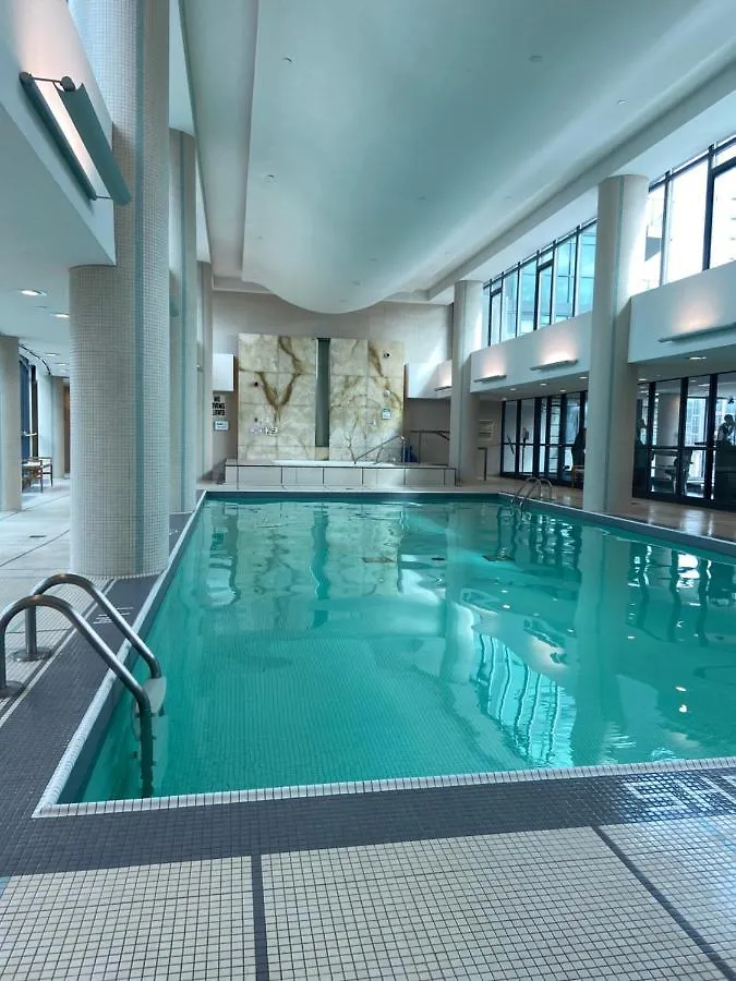 Luxury Suite With Private Patio In Downtown טורונטו