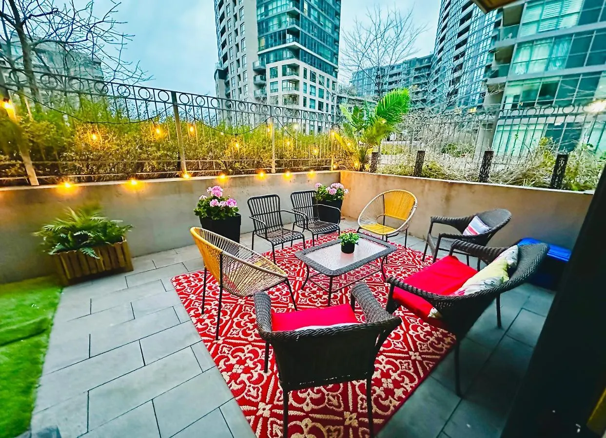Luxury Suite With Private Patio In Downtown טורונטו 0*,  קנדה