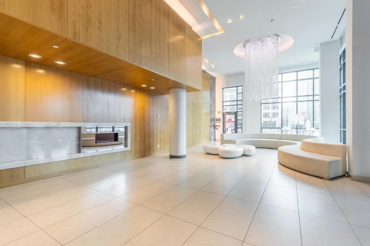 דירה Luxury Suite With Private Patio In Downtown טורונטו