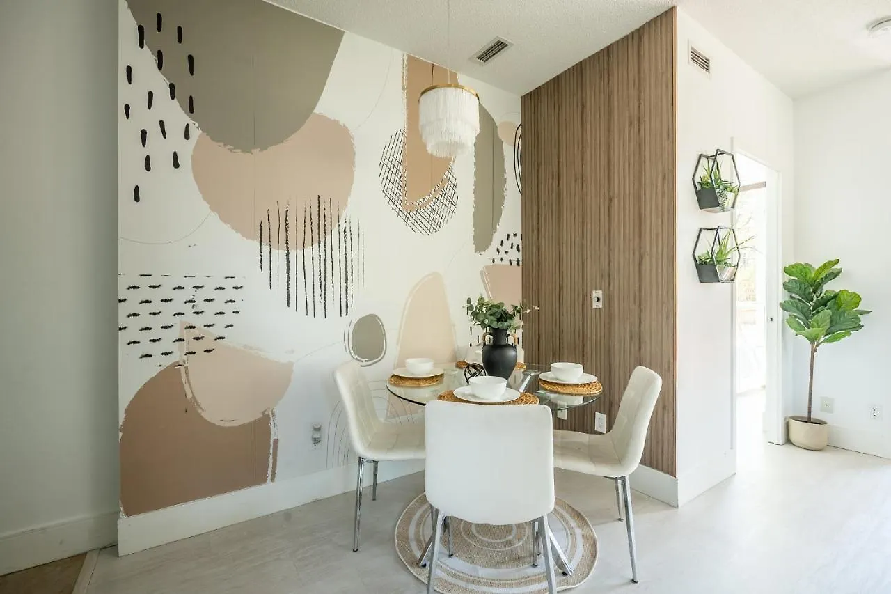 Luxury Suite With Private Patio In Downtown טורונטו דירה
