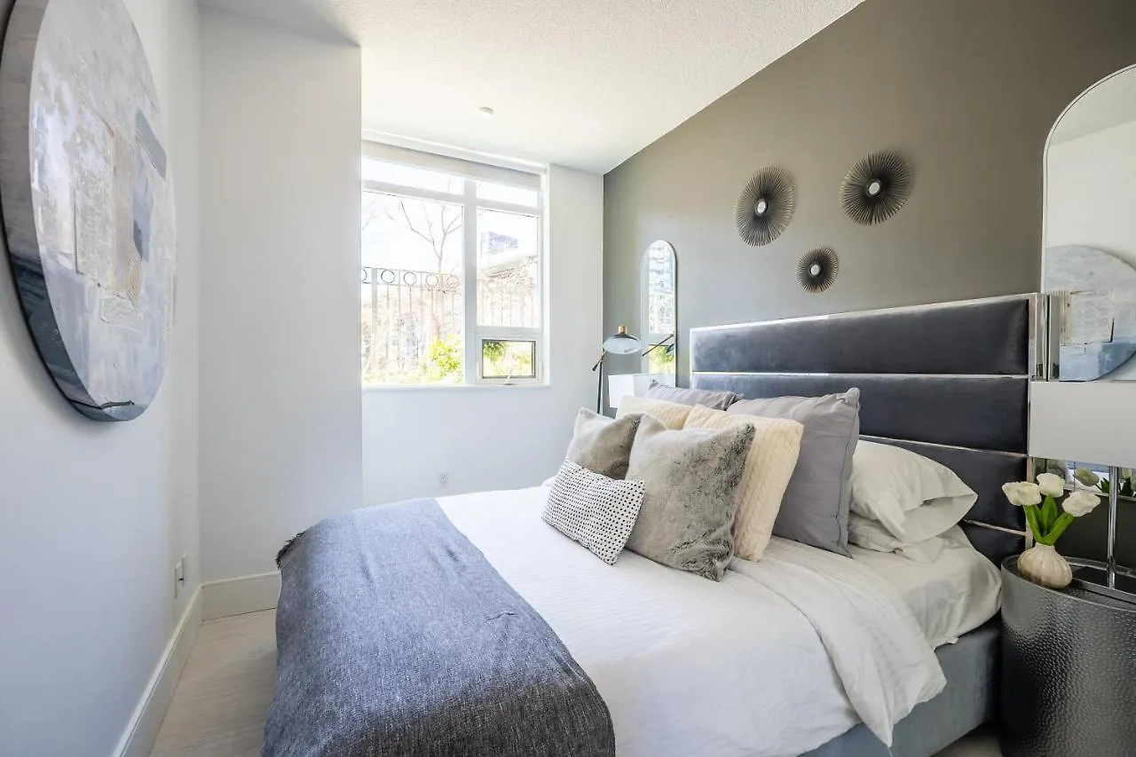 Luxury Suite With Private Patio In Downtown טורונטו 0*,