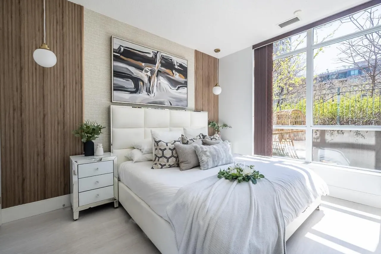 Luxury Suite With Private Patio In Downtown טורונטו קנדה