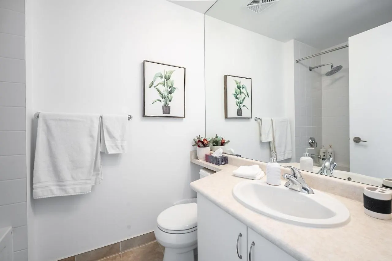דירה Luxury Suite With Private Patio In Downtown טורונטו
