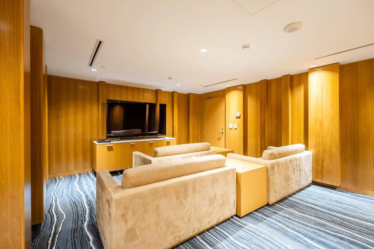 Luxury Suite With Private Patio In Downtown טורונטו דירה