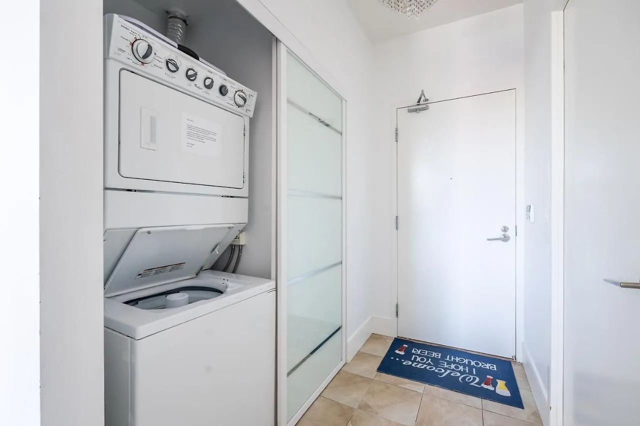 Luxury Suite With Private Patio In Downtown טורונטו דירה