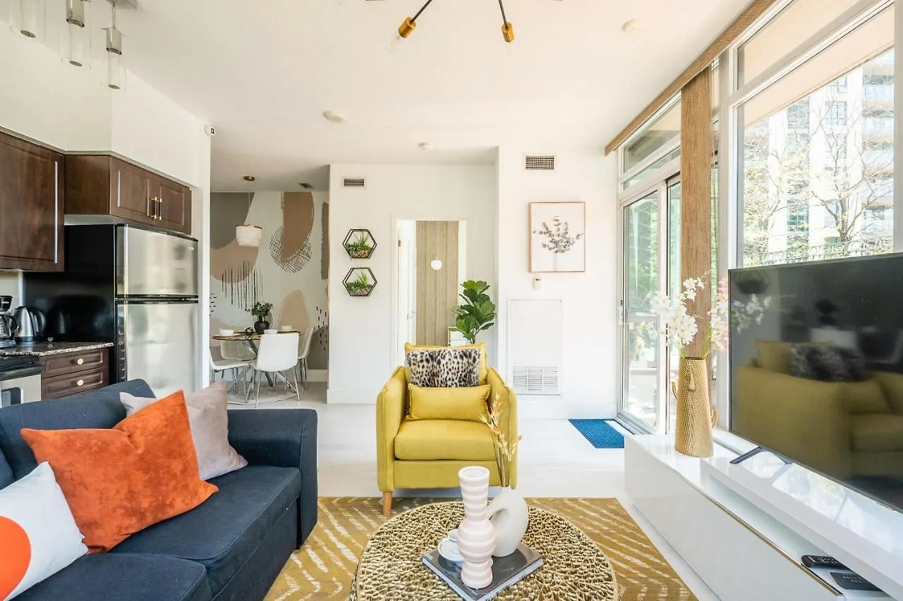 דירה Luxury Suite With Private Patio In Downtown טורונטו