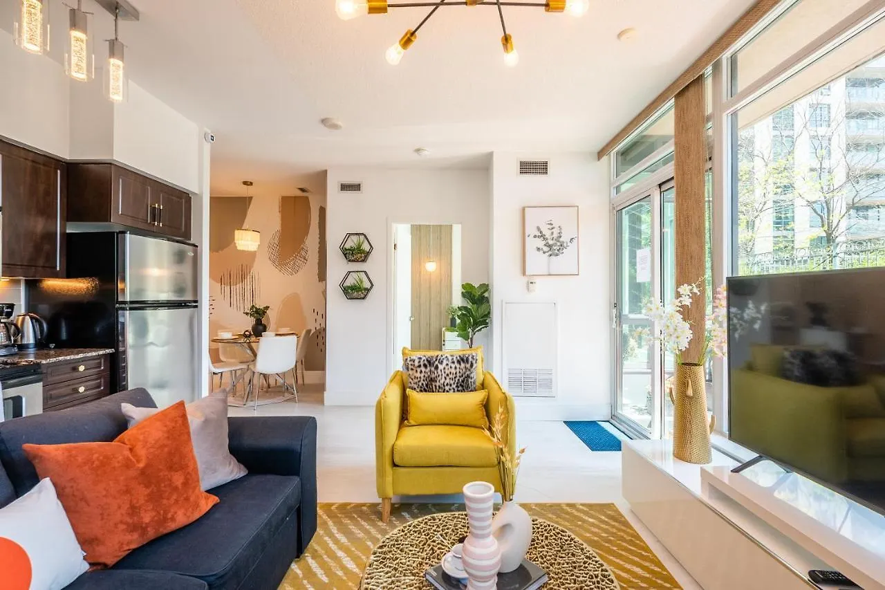 דירה Luxury Suite With Private Patio In Downtown טורונטו קנדה