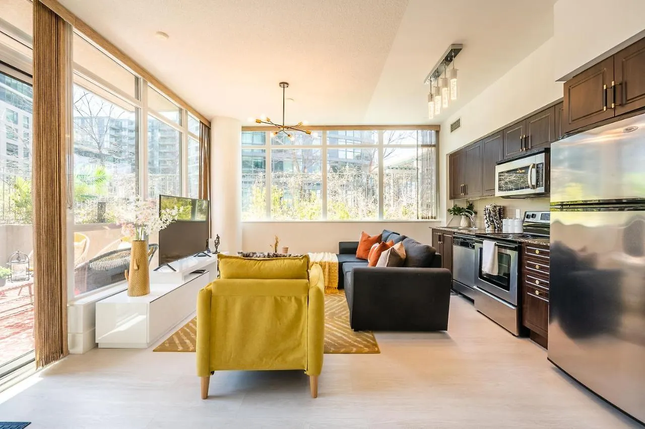 Luxury Suite With Private Patio In Downtown טורונטו 0*,  קנדה
