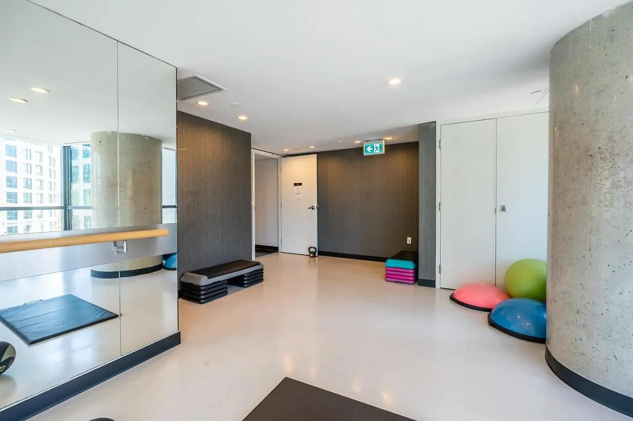 Luxury Suite With Private Patio In Downtown טורונטו