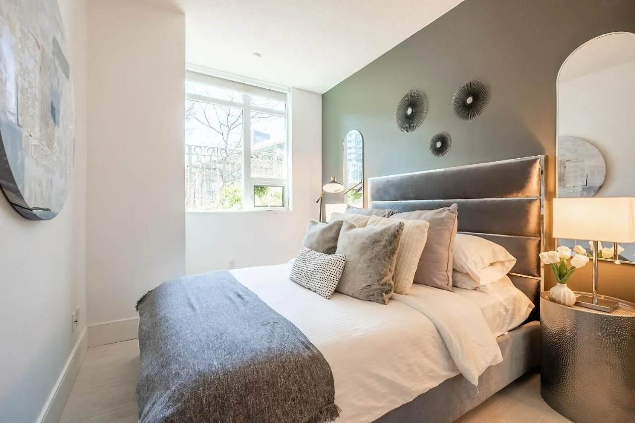 Luxury Suite With Private Patio In Downtown טורונטו 0*,