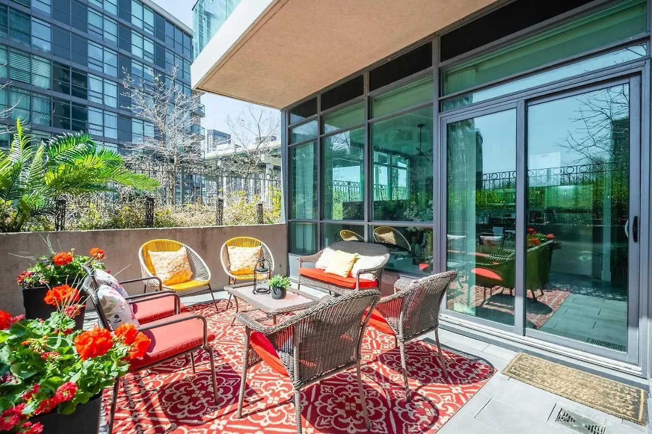 Luxury Suite With Private Patio In Downtown טורונטו